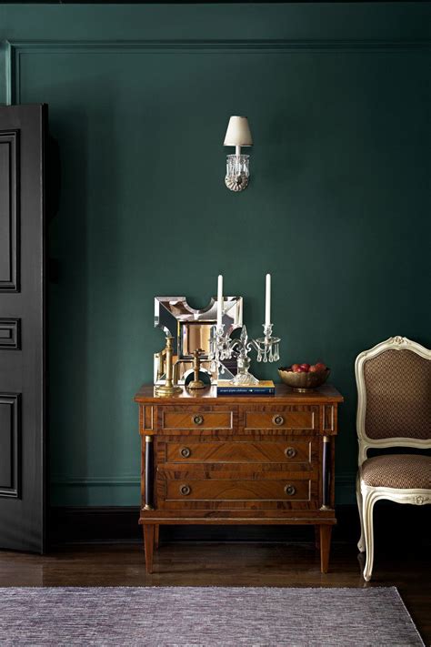 Emerald Green Paint Colour